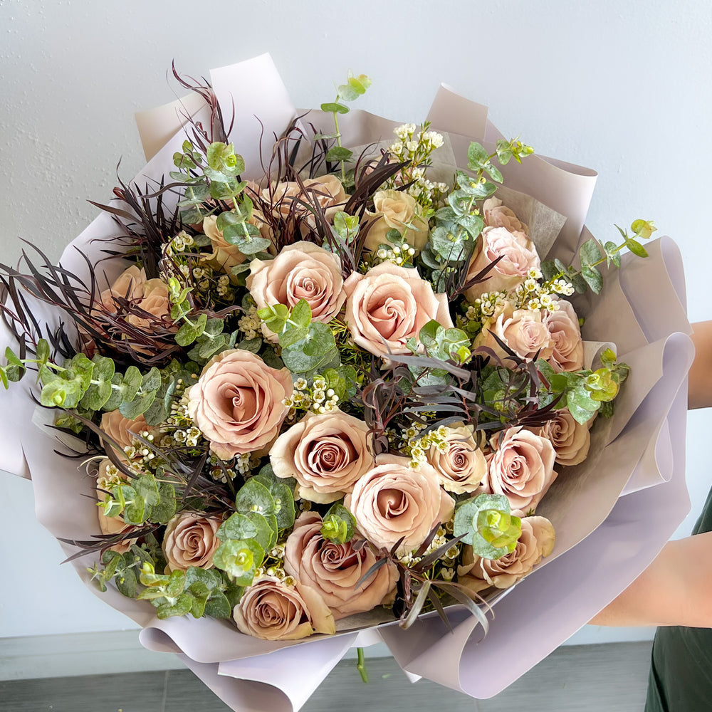 Beige Bloom bouquet