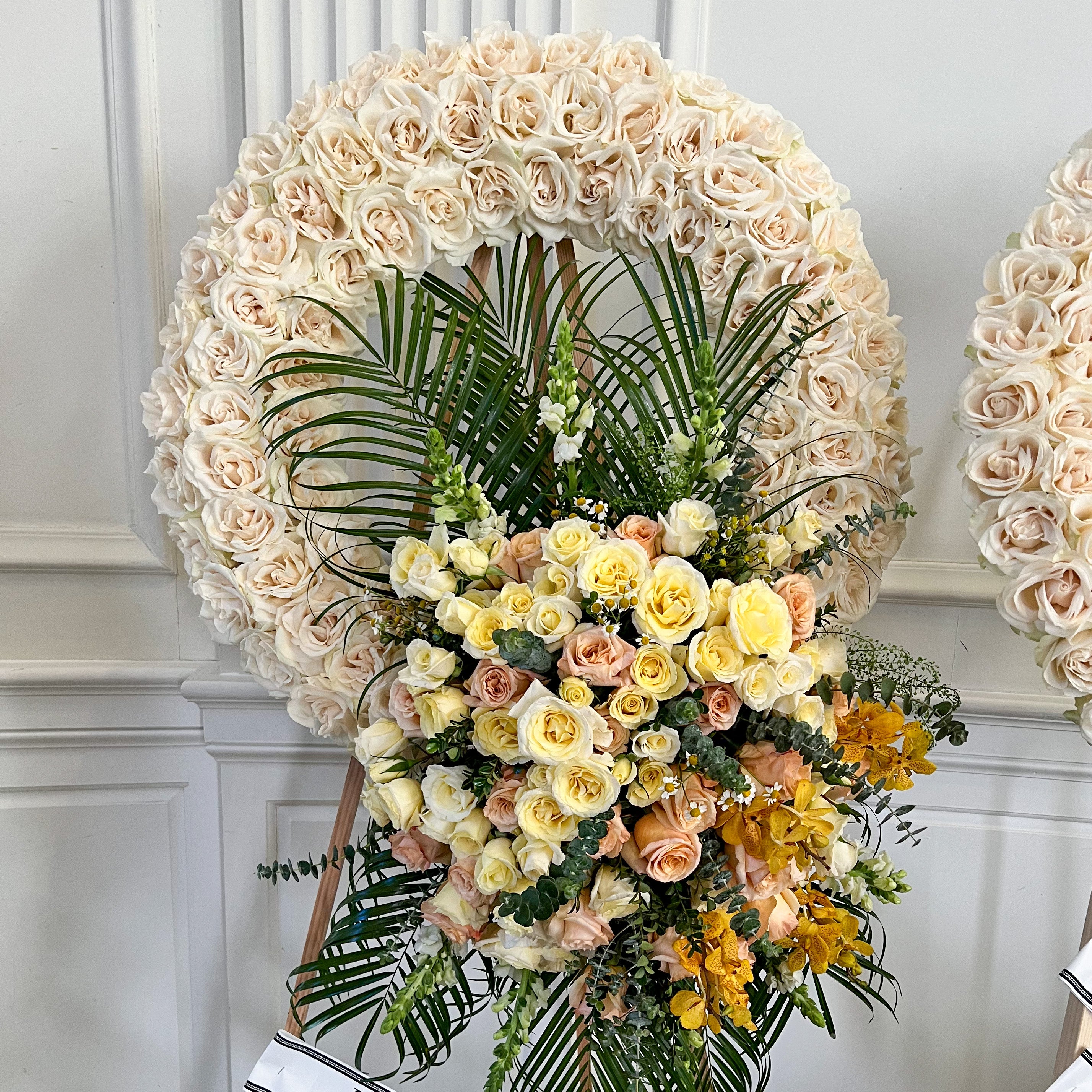 Wreath 6 - Mariams Flowers